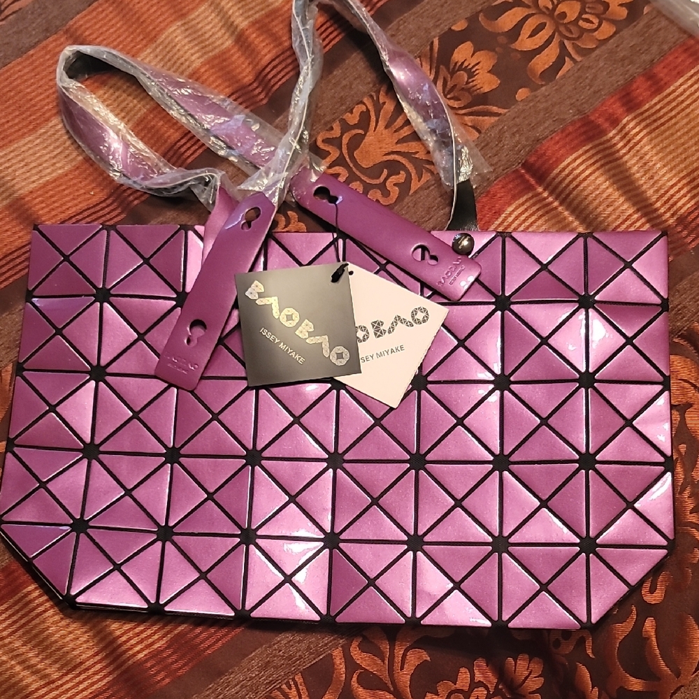 BAO BAO ISSEY MIYAKE Pink/Purple Metallic Gloss Geometric Tote Bag NWT